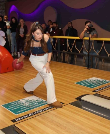 Darıca’da Öğretmenler Günü bowling turnuvasıyla kutlandı