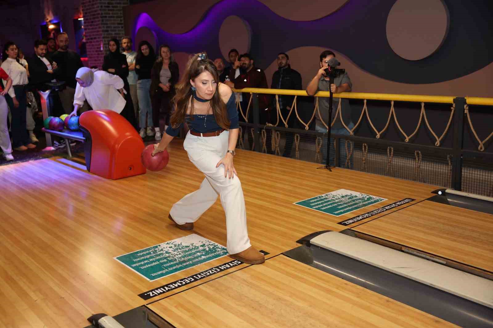 Darıca’da Öğretmenler Günü bowling turnuvasıyla kutlandı