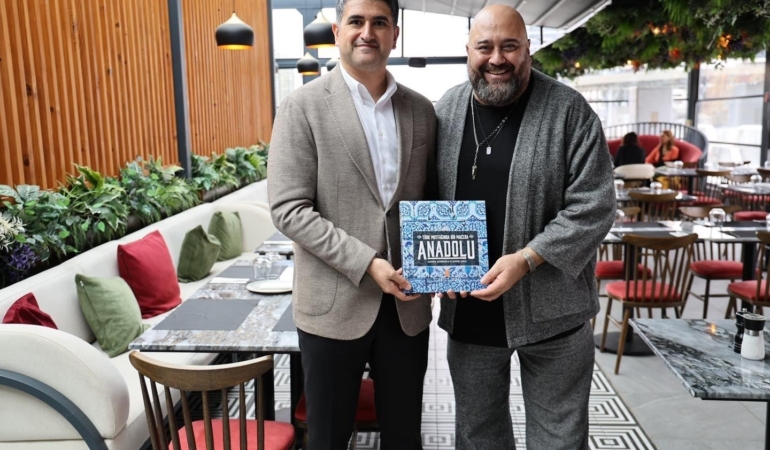 Atateras, ünlü şef Somer Sivrioğlu’nu Ataşehir’de ağırladı