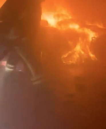 Kuruyemiş fabrikasında korkutan yangın 16 itfaiye aracı seferber oldu