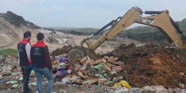 Çanakkale’de hijyenik olmayan şarküteri işletmesinde el konulan ürünler imha edildi