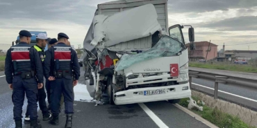 Bu araçtan sapasağlam çıkan sürücü: "Kendimi sola doğru atınca son anda kurtuldum"