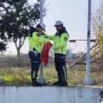 Hayrabolu Jandarması’nın bayrak hassasiyeti duygulandırdı