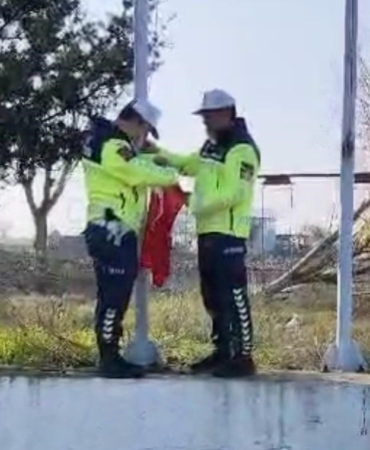 Hayrabolu Jandarması’nın bayrak hassasiyeti duygulandırdı