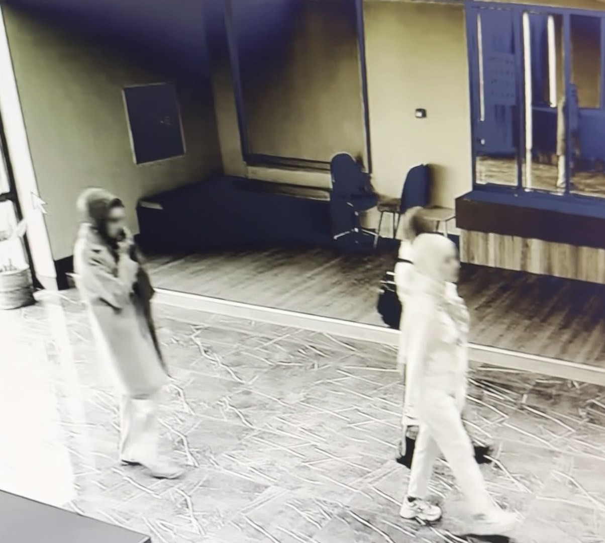 Bağcılar’da 3 şüpheli, girdikleri siteden yaklaşık 750 bin lira değerinde altın ve mücevheri alarak kaçtı