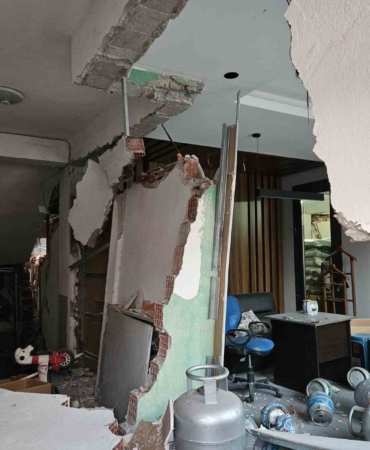 Sındırgı’da deprem esnafı olumsuz etkiledi