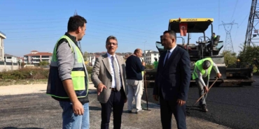 Erenler’de asfalt mesaisi tüm hızıyla sürüyor