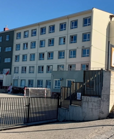 Öğrenciler, dersten çok nasıl gelip gideceğini düşünüyor