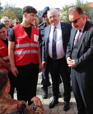 Edremit’te Kızılay haftası coşkusu