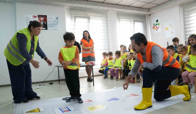 Osmangazi kreşlerinde miniklere iş güvenliği eğitimi