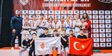 Avrupa’da zirveye adım: Ümraniye judoda kupayı kaldırdı