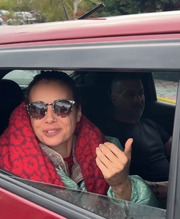 Beykoz’da trafik kazası geçiren Özgü Namal hastaneden taburcu oldu