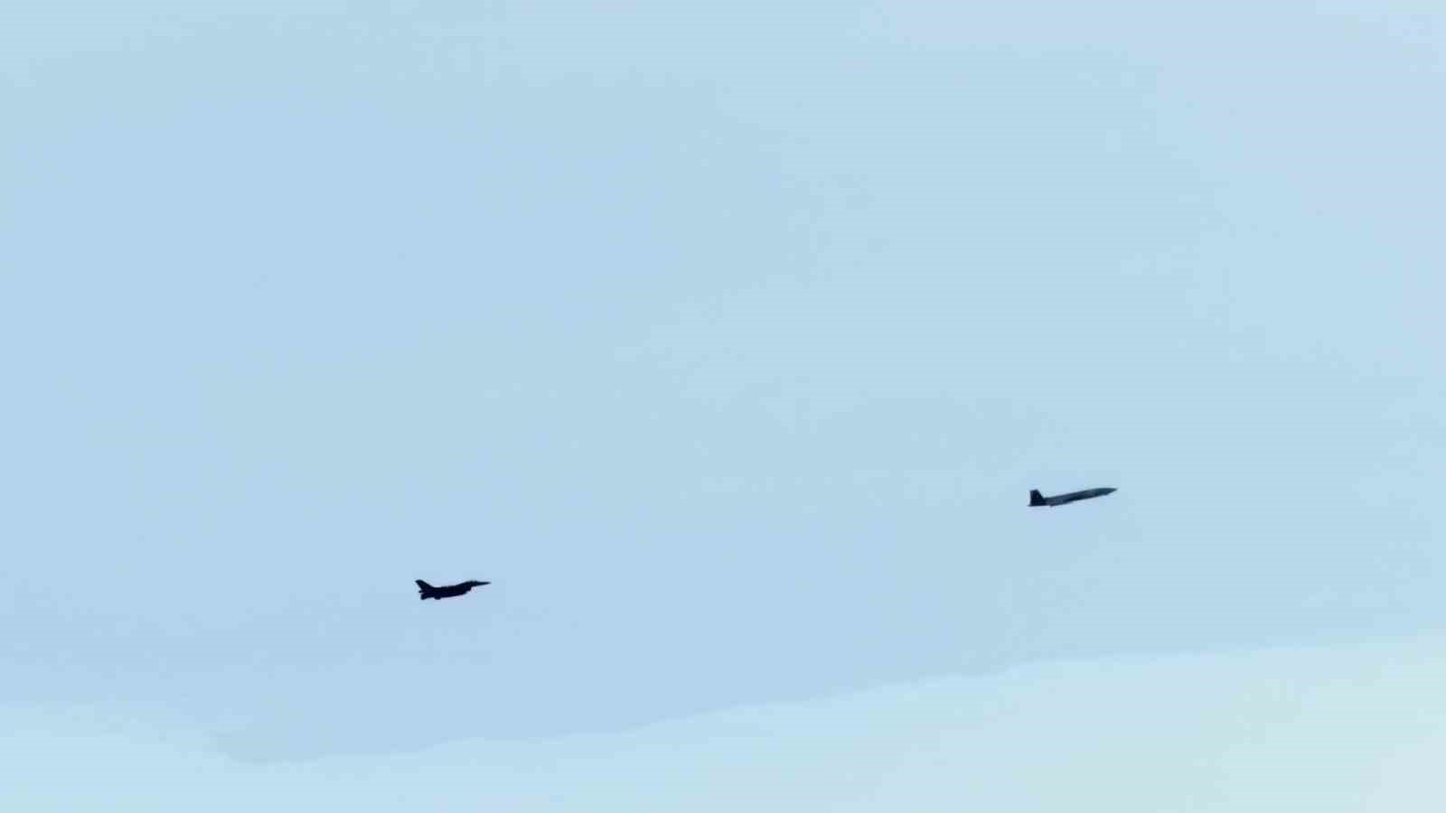 Bayraktar KIZILELMA, F-16’ya kilitlendi, simüle atışta tam isabet