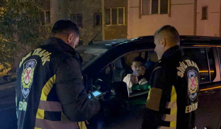 Edirne’de polis ekiplerinden sıkı denetim