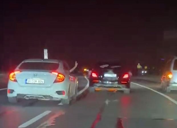 Bağcılar-Sultangazi yolunda tehlikeli düğün konvoyu