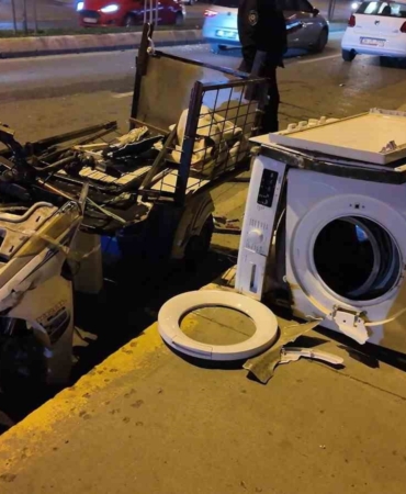 Sancaktepe’de otomobil ile motosiklet çarpıştı: 1 yaralı