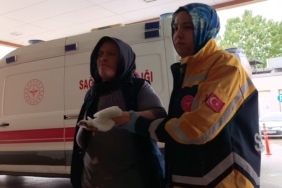 Elleri merdaneli ütüye sıkışan kadın yaralandı