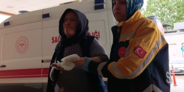 Elleri merdaneli ütüye sıkışan kadın yaralandı