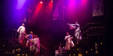 Şehir tiyatrosu perdesini öğretmenler için ücretsiz açıyor