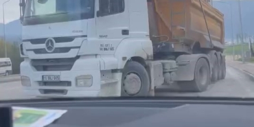 Bursa’da ters şeritten giren kamyon ’pes’ dedirtti