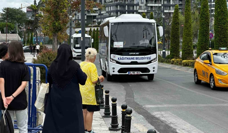 Kağıthane Belediyesi’nden mezarlık ziyaretleri için ücretsiz servis hizmeti
