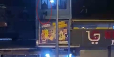 Komşusunu önce darp etti daha sonra pencereden attı