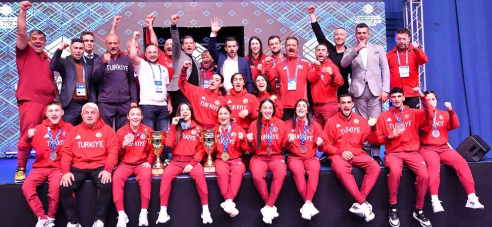 U23 Avrupa Boks Şampiyonası’nda millilerden tarihi zafer