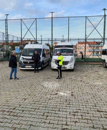 Ayvacık’ta Okul Çevreleri ve Okul Servisleri Denetlendi