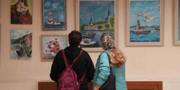 Kartal’da açılan "Atölye No 10 Karma Yağlı Boya Resim Sergisi" ziyaretçilerini bekliyor