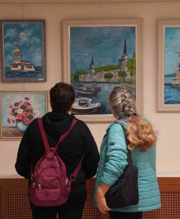 Kartal’da açılan "Atölye No 10 Karma Yağlı Boya Resim Sergisi" ziyaretçilerini bekliyor