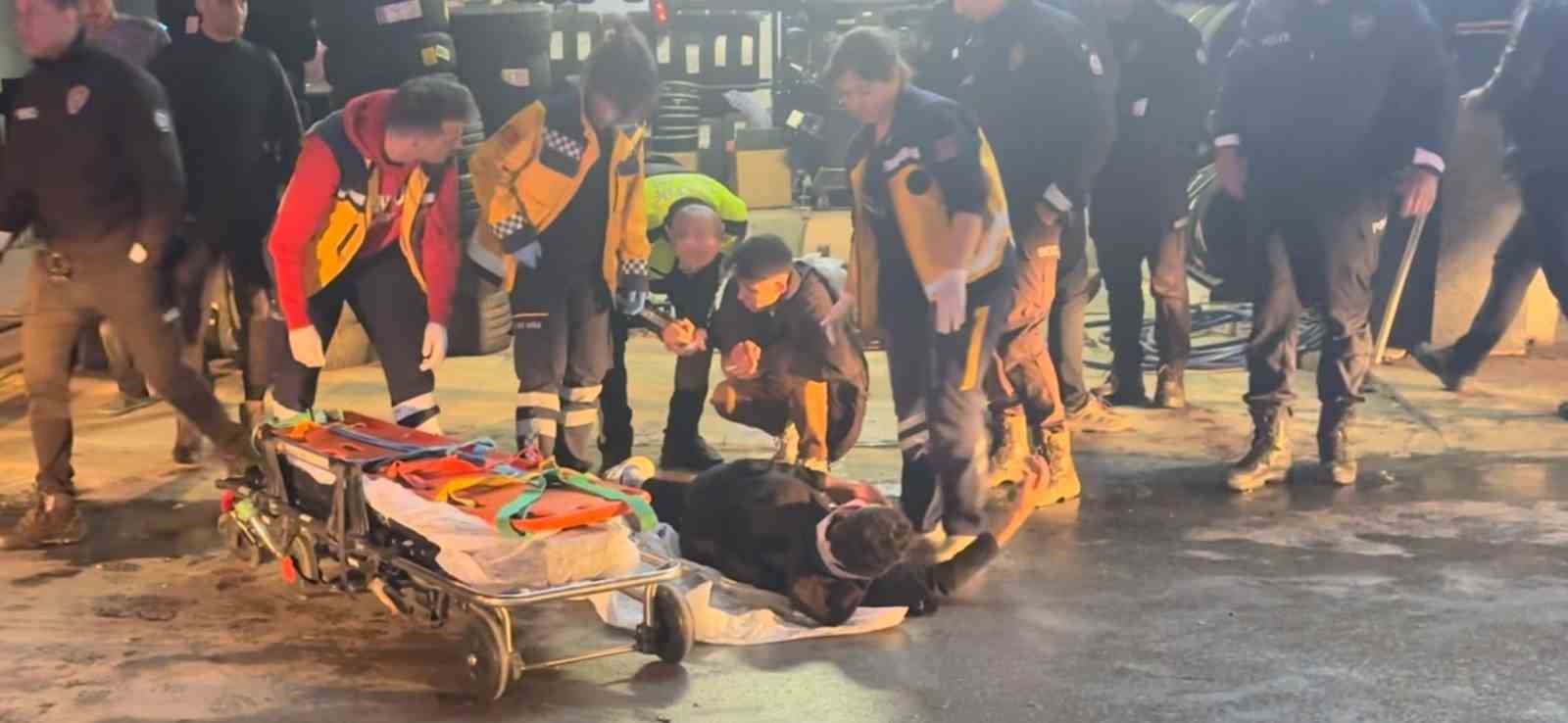 Kaçan sürücü polis aracına çarptı: 2 yaralı