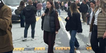 beIN Sports’un Ayazağa’daki televizyon binasını silahlı bir kişi girdi. Müzakereci polislerin şahsı ikna çabalarının sürdüğü öğrenildi.