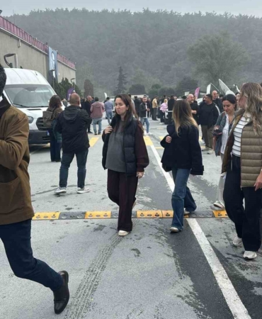 beIN Sports’un Ayazağa’daki televizyon binasını silahlı bir kişi girdi. Müzakereci polislerin şahsı ikna çabalarının sürdüğü öğrenildi.