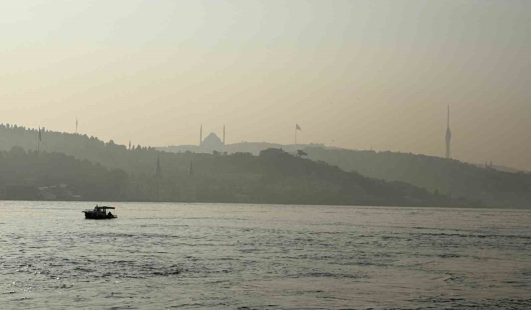 İstanbul’da sis boğaz çevresinde etkili oluyor