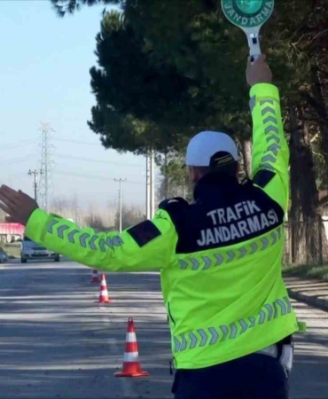 Sakarya’da abartı egzoz denetimleri: 25 araç trafikten men edildi