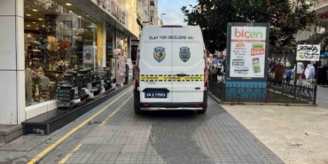 Kafede otururken silahlı saldırıya uğradı