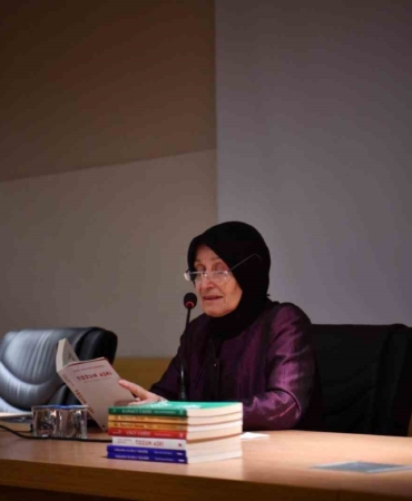 Dünya çapında başarı kazanan balerin, İslam’a uzanan yolculuğunu öğrencilerle paylaştı