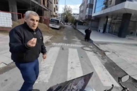 Motosikletten inip yol vermekte direndi: Ben geçmem