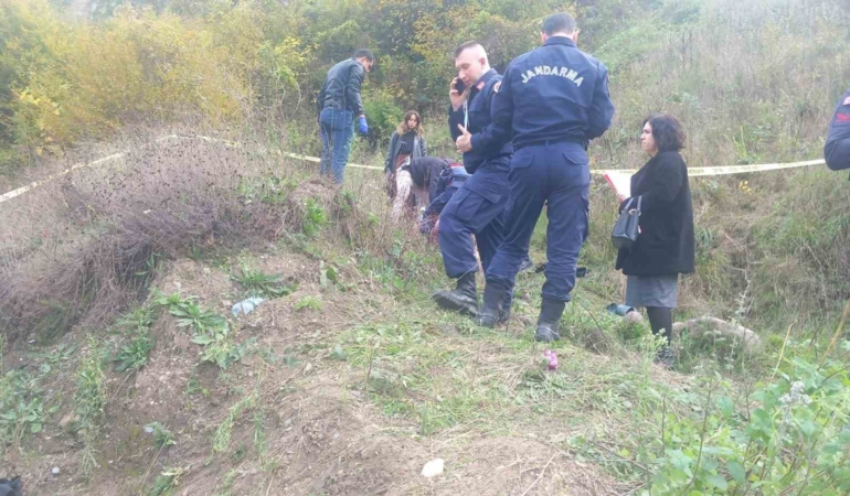 D-140’ta feci kaza: Araç şarampole uçtu, 1 ölü 3 yaralı