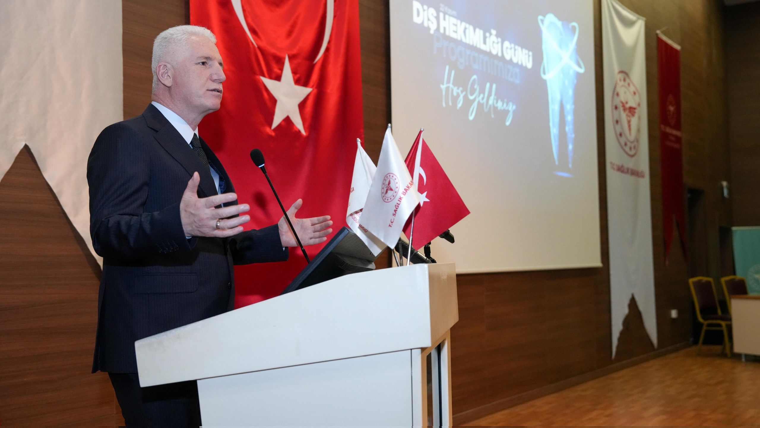 İSTANBUL VALİSİ GÜL: "HAYDARPAŞA HASTANESİ BİNDEN FAZLA, SANCAKTEPE HASTANESİ İSE 4 BİN YATAKLI OLACAK" İSTANBUL İL SAĞLIK MÜDÜRÜ GÜNER: "İSTANBUL'DA DEV BİR SAĞLIK ORDUSUYLA HİZMET VERMEYE DEVAM EDİYORUZ" "4 MİLYON 158 BİN MUAYENEYİ SIRF 2025 YILININ İLK 9 AYINDA YAPTIK"