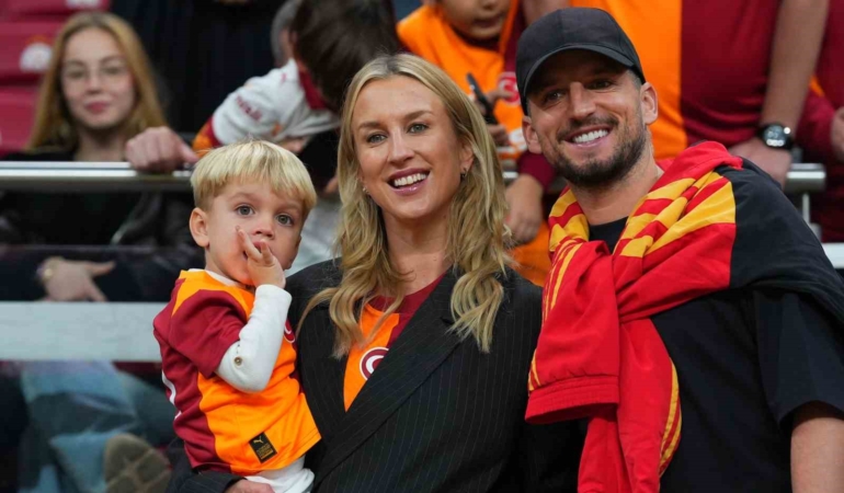 Dries Mertens ve ailesi, RAMS Park’ta