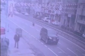 Ümraniye’de ilginç kaza kamerada: Sürücüsüz motosikletin çarpmasından kıl payı kurtuldu