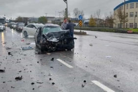 Sakarya’da 3 araçlı zincirleme kaza: 2 yaralı