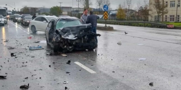 Sakarya’da 3 araçlı zincirleme kaza: 2 yaralı