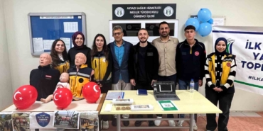 Öğrenci toplulukları stantlarda çalışmalarını tanıttı