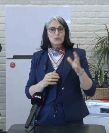 Müşterileri adına kredi çekti, şikayetler üzerine gözaltına alındı