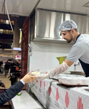 Ümraniye’de her gün binlerce kişiye sıcak çorba ikramı