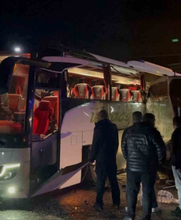 Çorlu-Ergene yolunda belediye otobüsü ile yolcu otobüsü çarpıştı: 9 yaralı