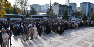 Bilecik’ten 305 umreci dualarla kutsal topraklara uğurlandı