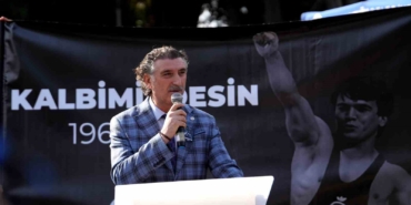 Naim Süleymanoğlu kabri başında anıldı